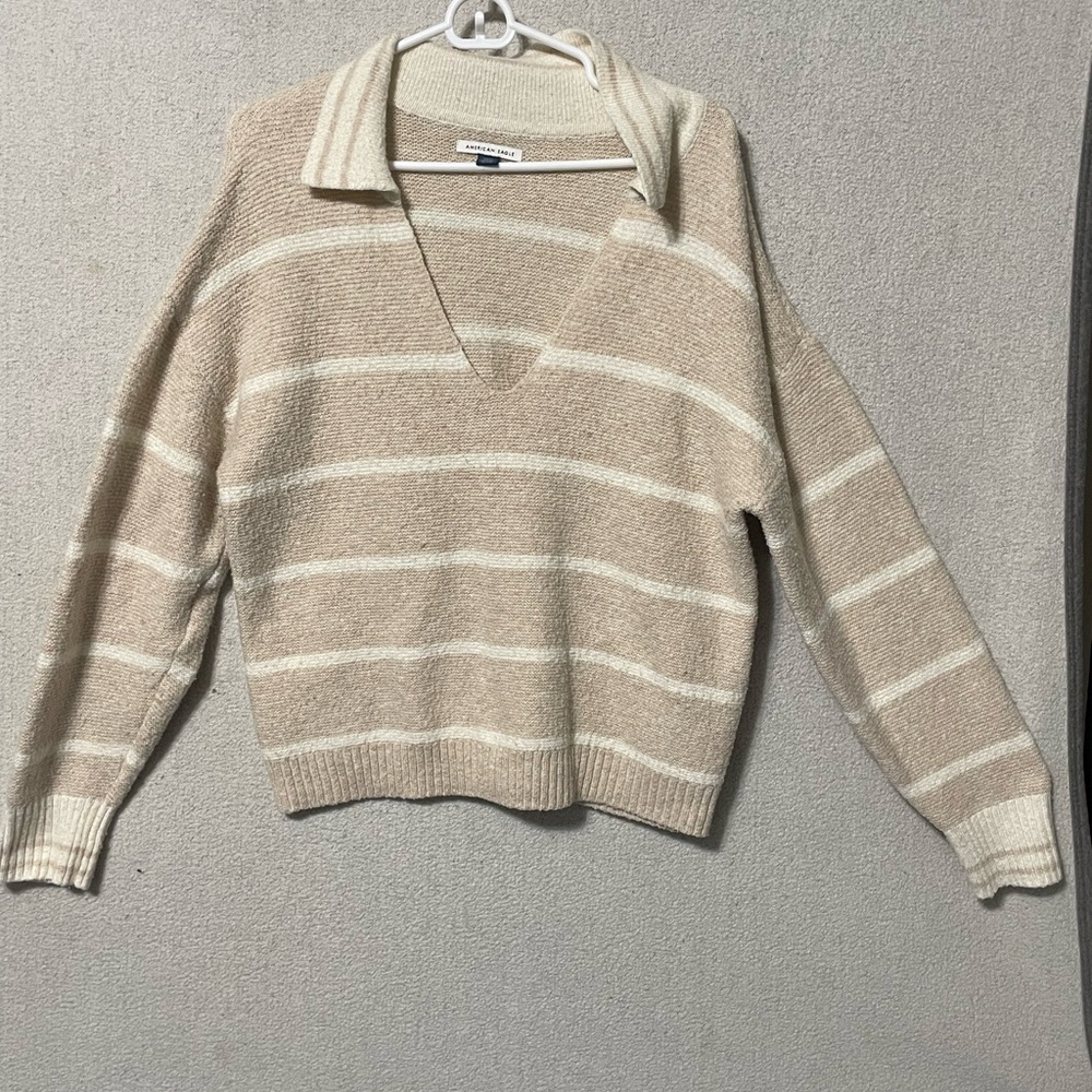 American Eagle Outfitters Beige and Cream V-Neck Sweater